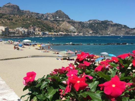 Casa Vacanze I Gabbiani Giardini Naxos 斯基索 外观 照片